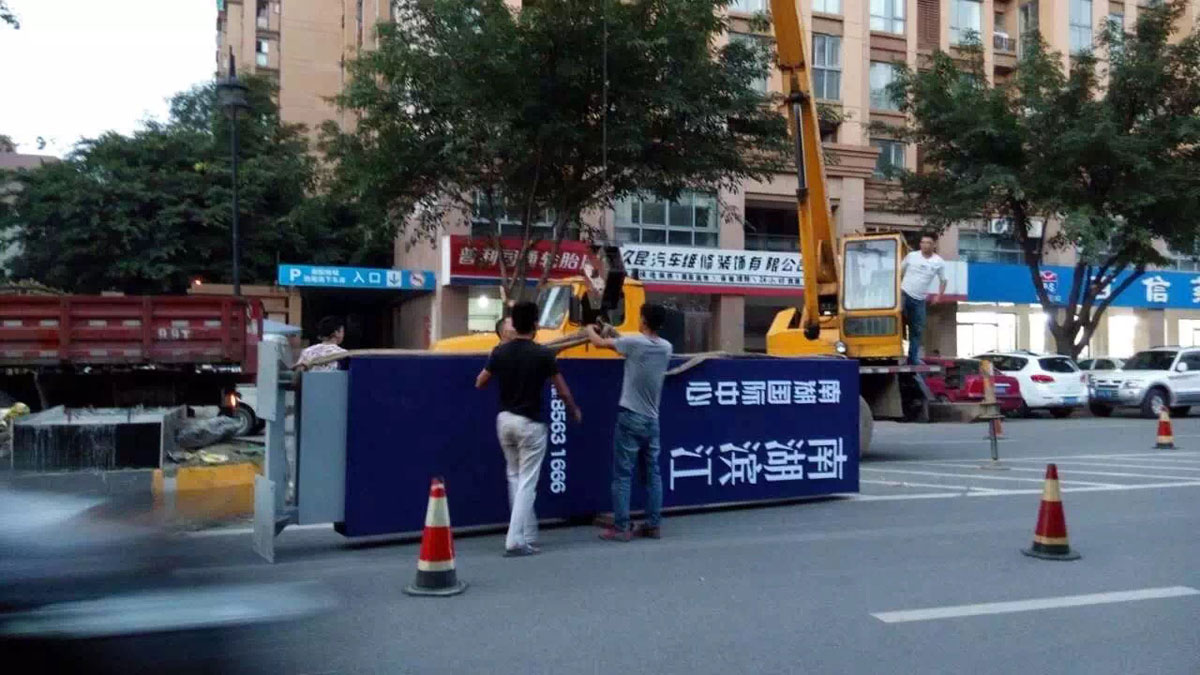温江广告牌制作安装  大型精神堡垒安装